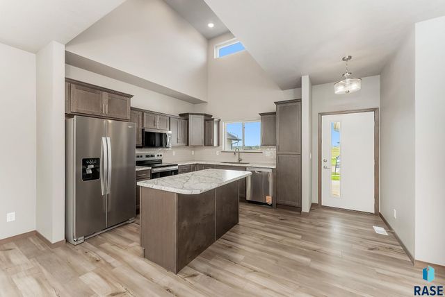 1716 N Concord Dr Drive, Sioux Falls, SD 57110