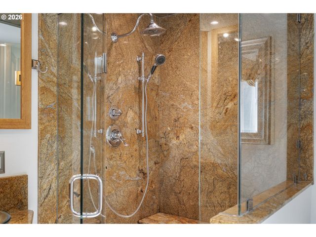 1105 Sw 10TH Dr, Gresham, OR 97080