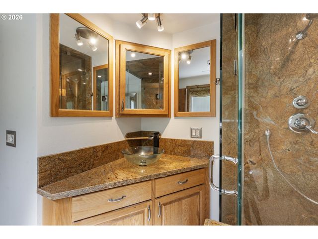 1105 Sw 10TH Dr, Gresham, OR 97080