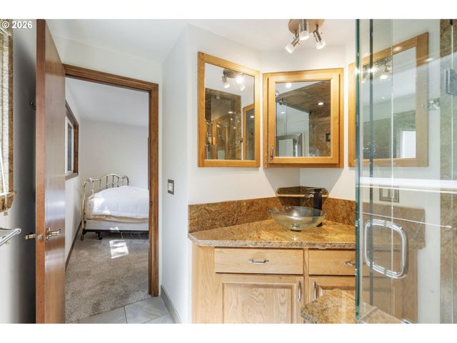 1105 Sw 10TH Dr, Gresham, OR 97080