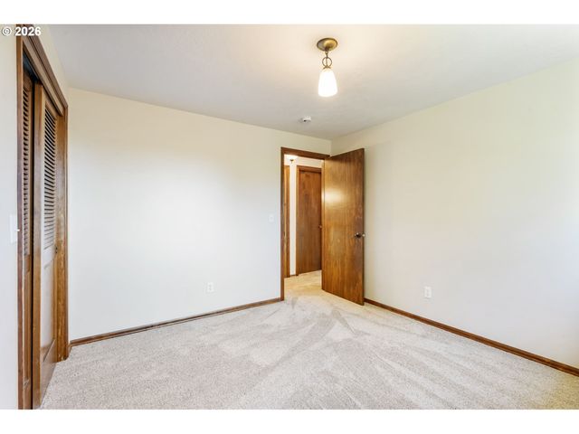 1105 Sw 10TH Dr, Gresham, OR 97080