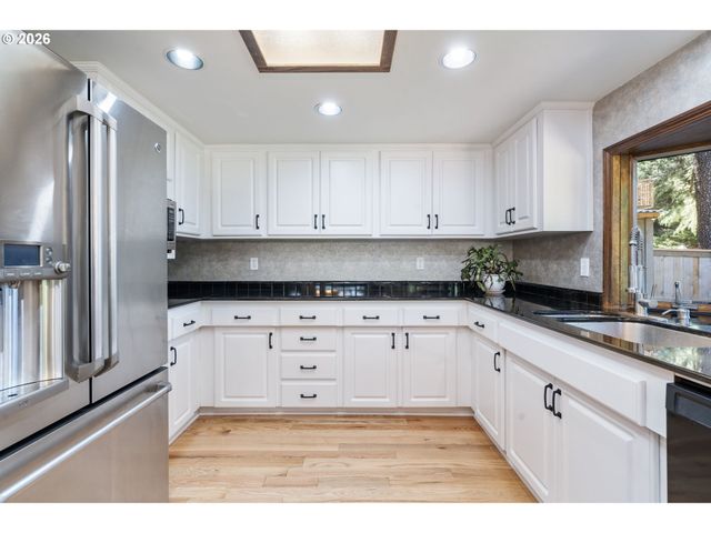 1105 Sw 10TH Dr, Gresham, OR 97080