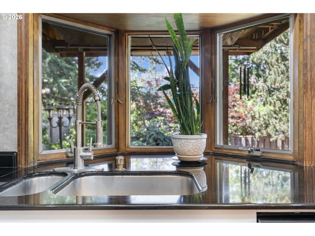 1105 Sw 10TH Dr, Gresham, OR 97080
