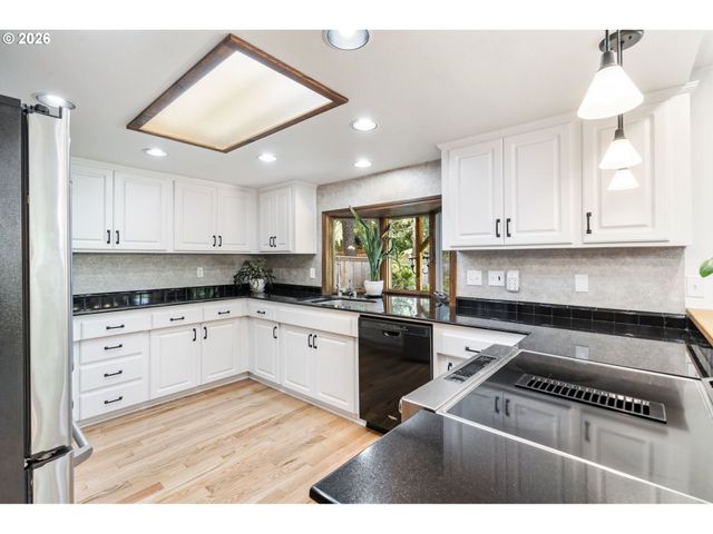 1105 Sw 10TH Dr, Gresham, OR 97080