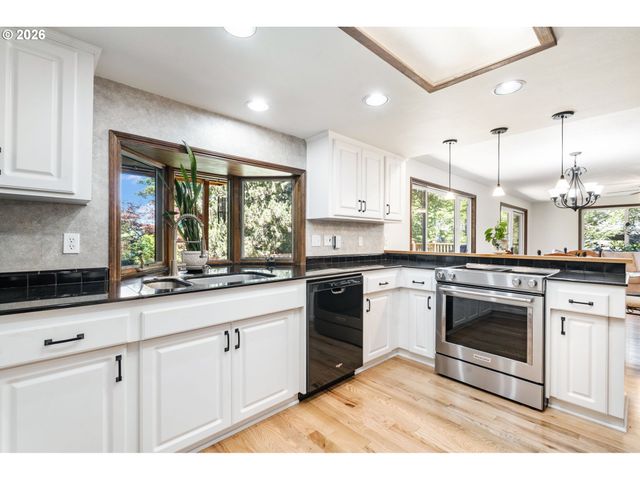 1105 Sw 10TH Dr, Gresham, OR 97080