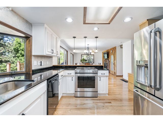 1105 Sw 10TH Dr, Gresham, OR 97080