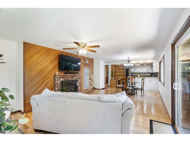 1105 Sw 10TH Dr, Gresham, OR 97080