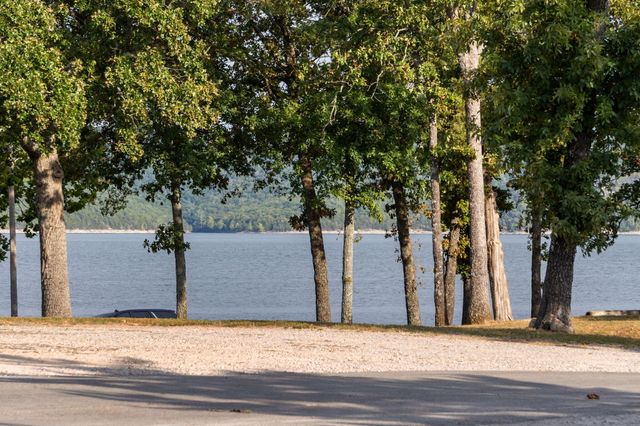 3 Port Holiday Drive Unit G, Kimberling City, MO 65686