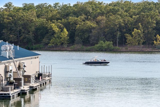 3 Port Holiday Drive Unit G, Kimberling City, MO 65686