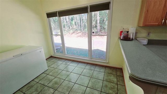 44 HIDDEN LAKES Court, Newnan, GA 30263