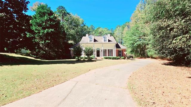 44 HIDDEN LAKES Court, Newnan, GA 30263