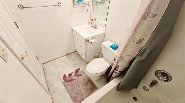 44 HIDDEN LAKES Court, Newnan, GA 30263