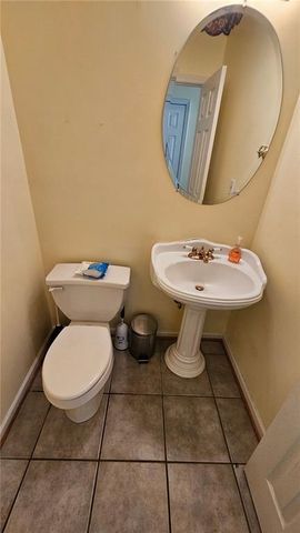 44 HIDDEN LAKES Court, Newnan, GA 30263