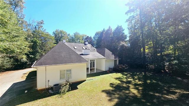 44 HIDDEN LAKES Court, Newnan, GA 30263