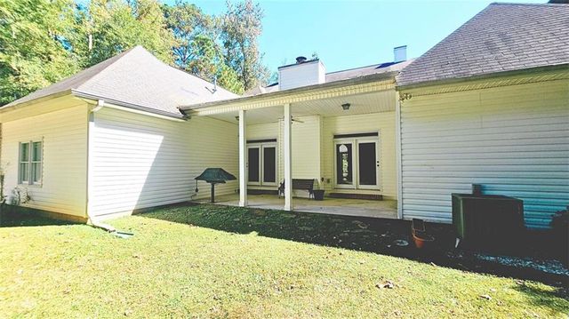 44 HIDDEN LAKES Court, Newnan, GA 30263