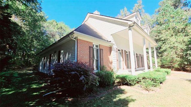 44 HIDDEN LAKES Court, Newnan, GA 30263