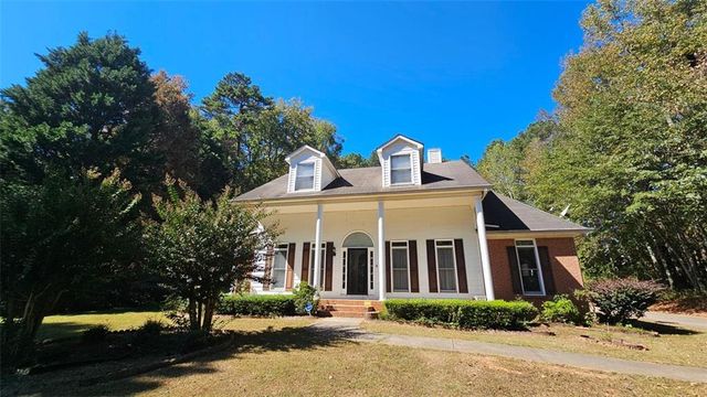 44 HIDDEN LAKES Court, Newnan, GA 30263