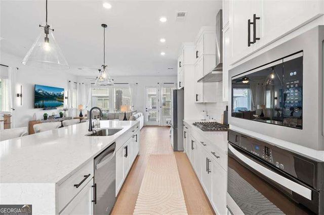 285 Walker Avenue, Roswell, GA 30076