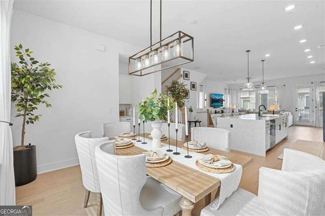 285 Walker Avenue, Roswell, GA 30076