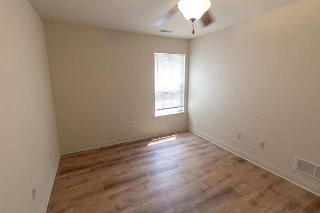 4610 DEHAVEN DR, Columbia, MO 65202
