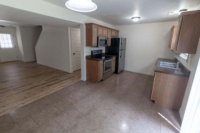 4610 DEHAVEN DR, Columbia, MO 65202