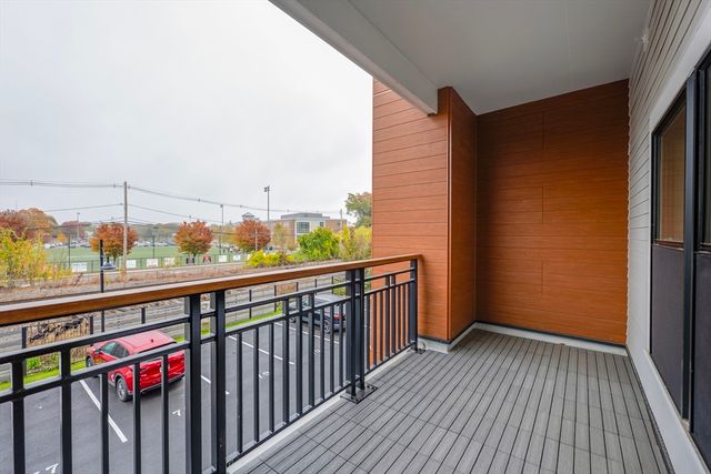 62 Foundry St 202, Wakefield, MA 01880