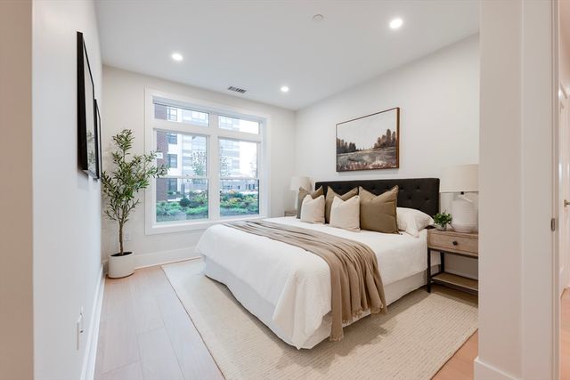 62 Foundry St 202, Wakefield, MA 01880