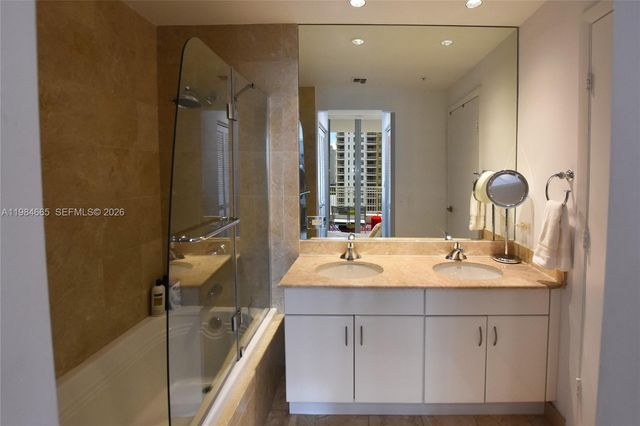 801 Brickell Key Blvd 1209, Miami, FL 33131