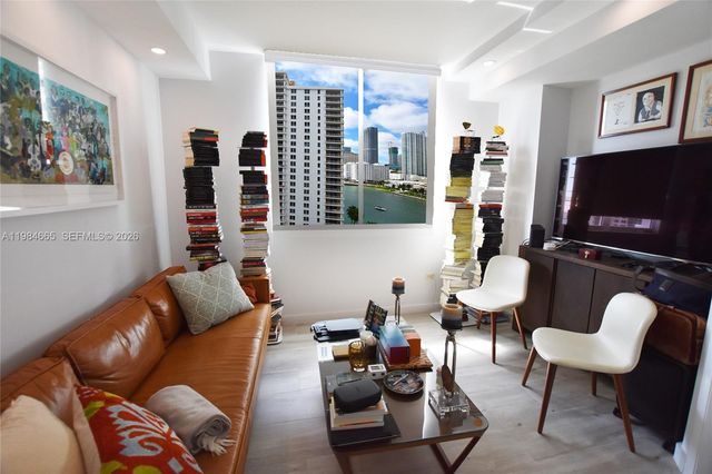 801 Brickell Key Blvd 1209, Miami, FL 33131