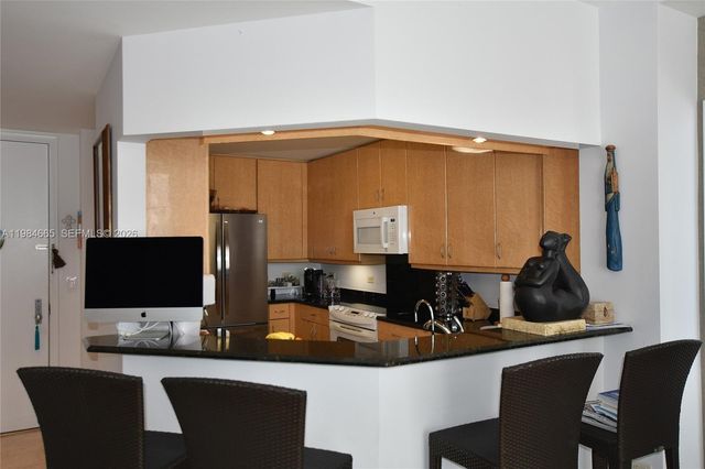 801 Brickell Key Blvd 1209, Miami, FL 33131