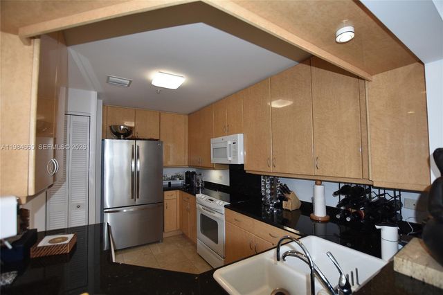 801 Brickell Key Blvd 1209, Miami, FL 33131