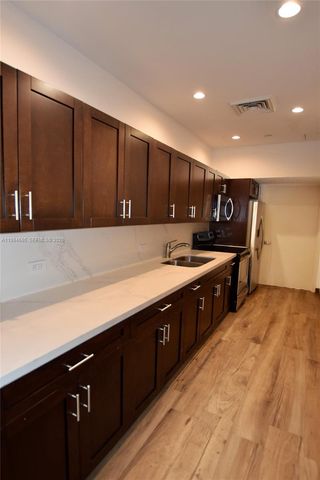 801 Brickell Key Blvd 1209, Miami, FL 33131