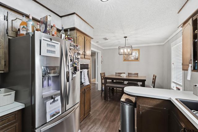 1045 County Road 3210, Mount Pleasant, TX 75455