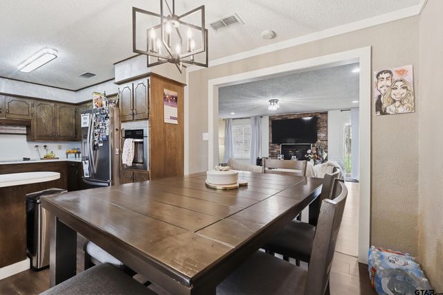 1045 County Road 3210, Mount Pleasant, TX 75455