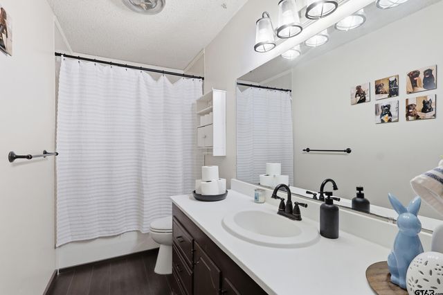 1045 County Road 3210, Mount Pleasant, TX 75455