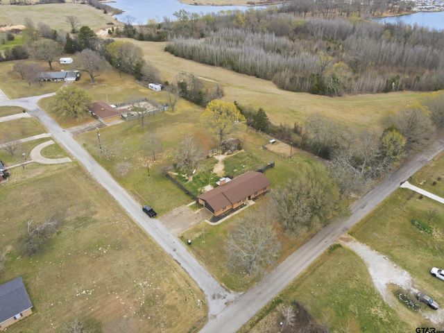 1045 County Road 3210, Mount Pleasant, TX 75455