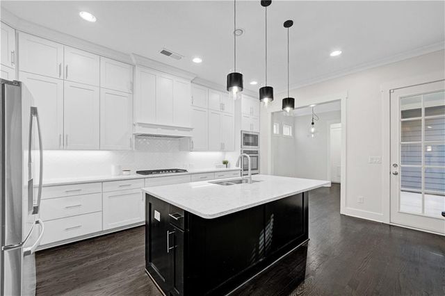 1888 Pointe Place Avenue, Atlanta, GA 30338