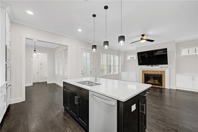 1888 Pointe Place Avenue, Atlanta, GA 30338