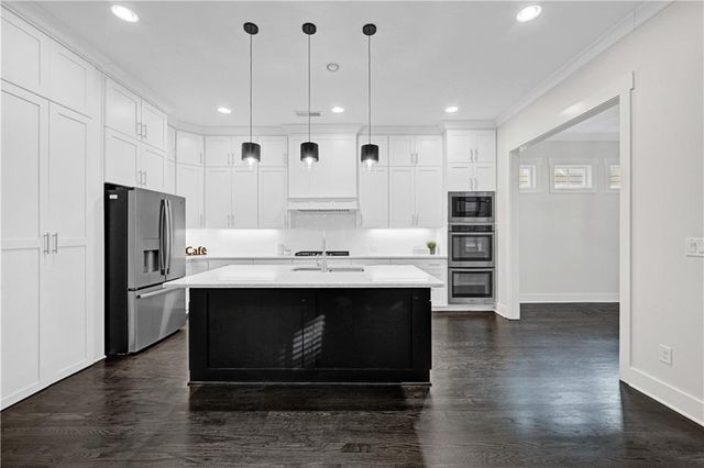 1888 Pointe Place Avenue, Atlanta, GA 30338