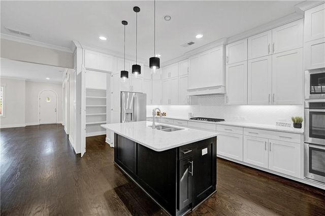 1888 Pointe Place Avenue, Atlanta, GA 30338