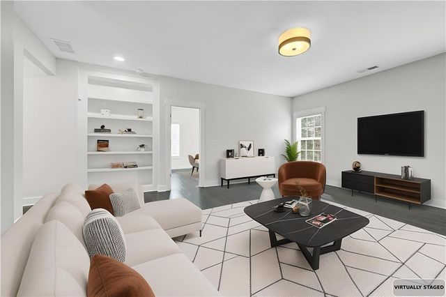 1888 Pointe Place Avenue, Atlanta, GA 30338