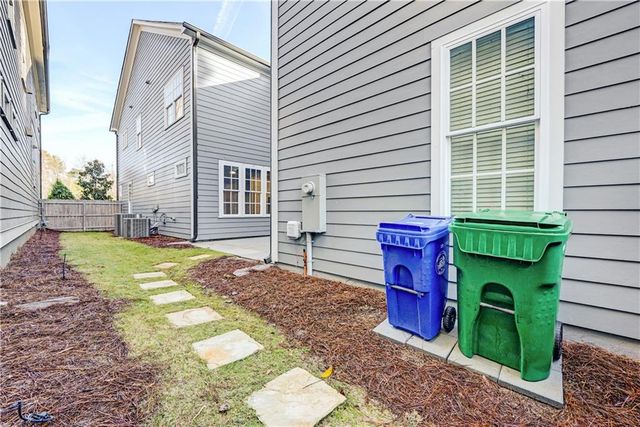 1888 Pointe Place Avenue, Atlanta, GA 30338