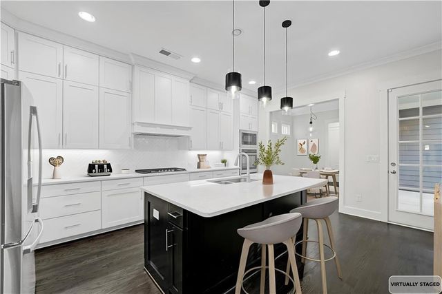 1888 Pointe Place Avenue, Atlanta, GA 30338