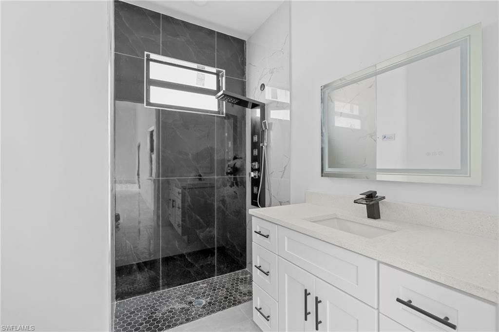 Image 7 of property listing at 2826 NW 42nd AVE, Cape Coral, FL 33993