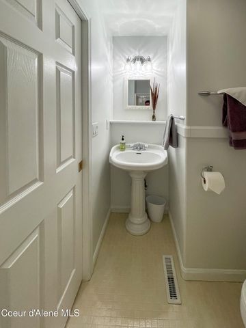 509 Olive Ave, Sandpoint, ID 83864