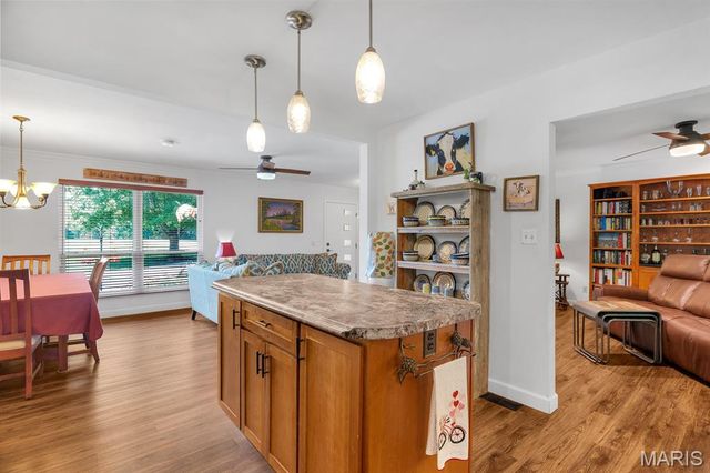 8 Oakwood Estate, Wright City, MO 63390
