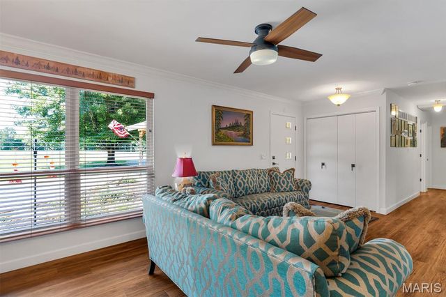 8 Oakwood Estate, Wright City, MO 63390