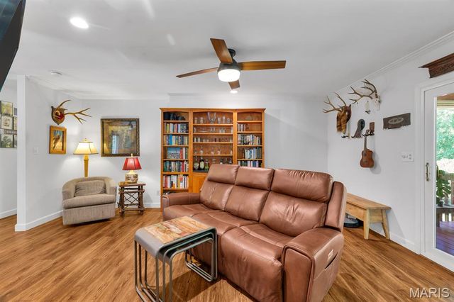 8 Oakwood Estate, Wright City, MO 63390