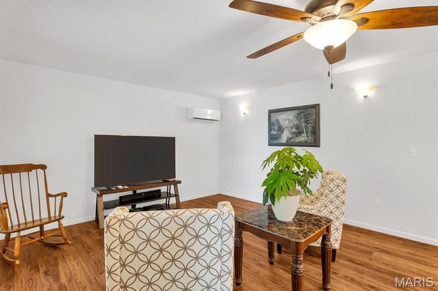 8 Oakwood Estate, Wright City, MO 63390