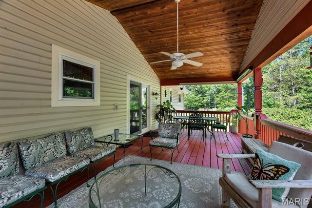 8 Oakwood Estate, Wright City, MO 63390